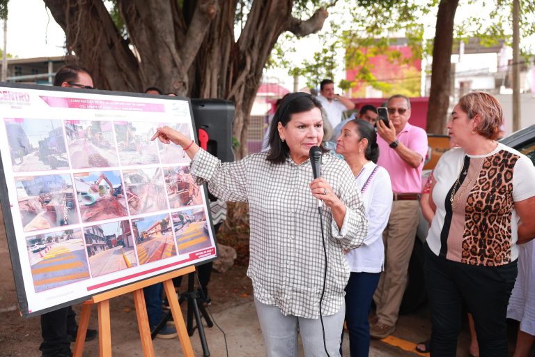 Yolanda Osuna Huerta entrega obras de alcantarillado y pavimentación en la Colonia Atasta de Serra en Villahermosa