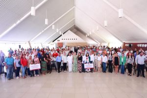 Impulso a la educación en Centro: 550 cubetas de pintura mejoran 53 planteles en beneficio de 100 mil alumnos