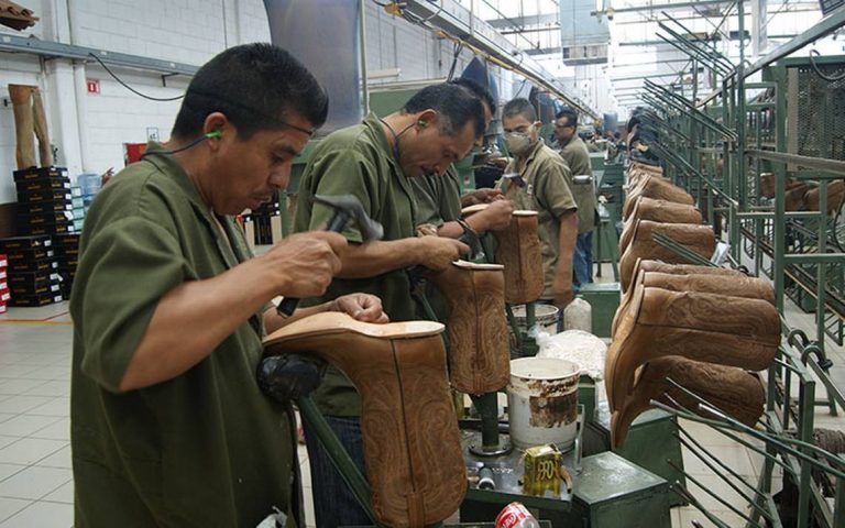 Blindan a la industria del calzado mexicano con decreto que prohíbe importación temporal