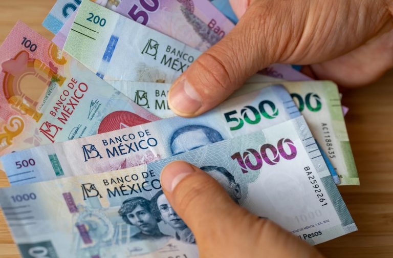 Afores logran plusvalías récord de 1.1 billones de pesos en 2025