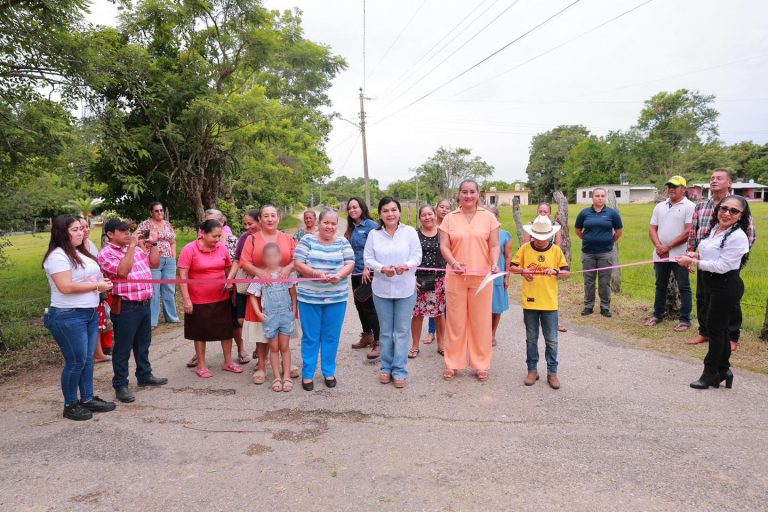Centro invierte más de 33.5 millones de pesos en alumbrado y caminos en rancherías Miraflores y Zona Norte II