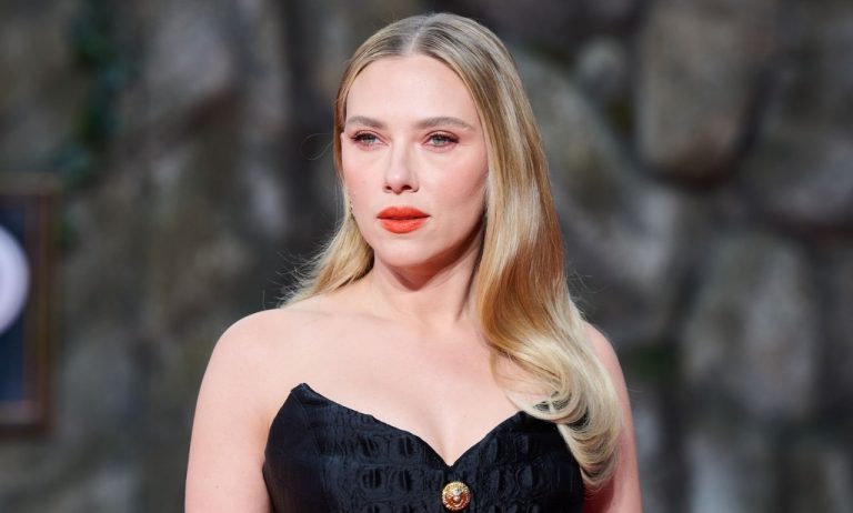 Scarlett Johansson protagonizará la nueva versión de El Exorcista dirigida por Mike Flanagan