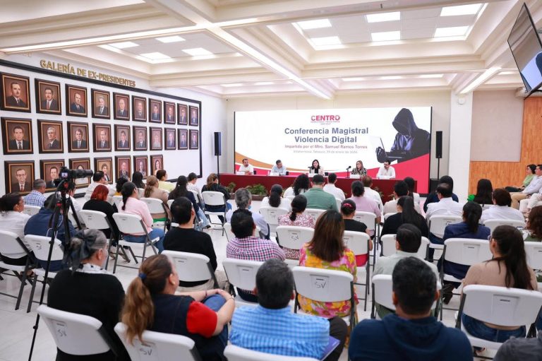 Capacitación contra la violencia digital mejora la atención a ciudadanos en Centro