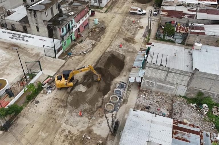 Yolanda Osuna entrega obras y constata avances en infraestructura urbana en las colonias Miguel Hidalgo y Casa Blanca
