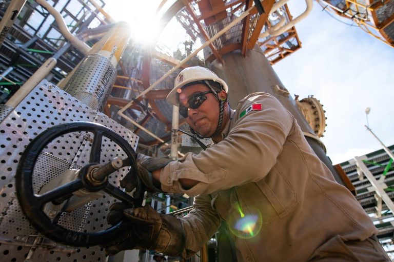 Soberanía energética en marcha: Pemex alcanza proceso de producción de petrolíferos histórica