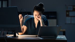 Desconexión digital: trabajadores podrán negarse a responder llamadas, mensajes o correos fuera de su jornada laboral